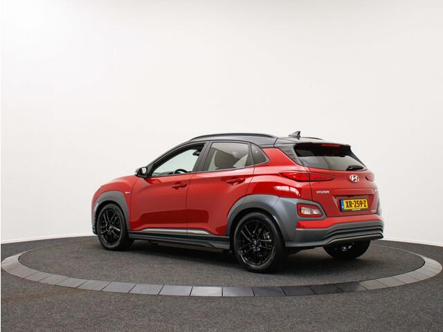Hyundai Kona EV Premium 64 kWh | Verlaagd | Trekhaak tbv fietsendrager