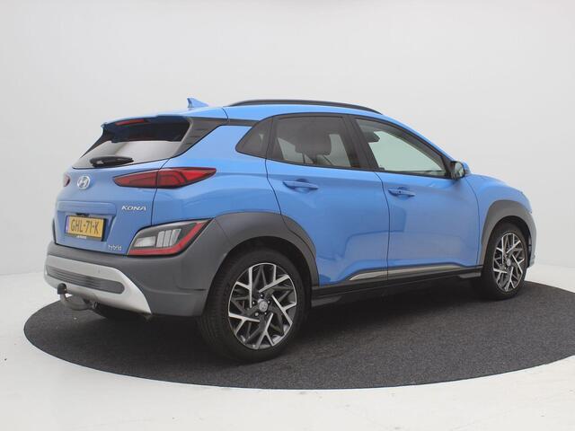Hyundai Kona 1.6 GDI HEV Fashion Design Sky / Lederen bekleding / Trekhaak (Afn) / Schuif-kanteldak / 18" LMV / HUD Display / Navigatie / Adaptieve Cruise Control /