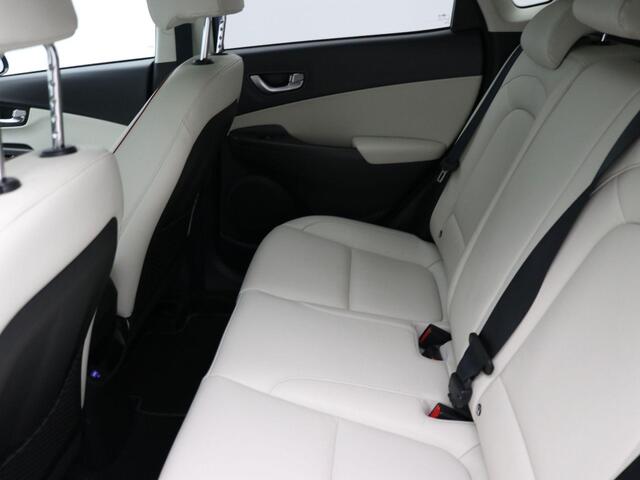 Hyundai Kona 1.6 GDI HEV Fashion Design Sky / Lederen bekleding / Trekhaak (Afn) / Schuif-kanteldak / 18" LMV / HUD Display / Navigatie / Adaptieve Cruise Control /