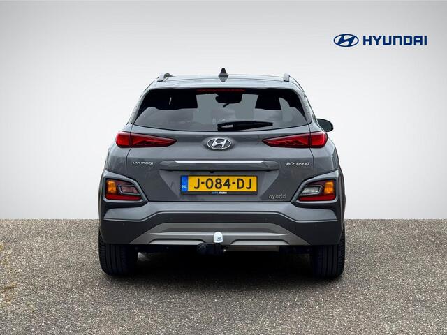Hyundai Kona 1.6 GDI HEV Premium | Trekhaak | Head Up-Display | Leder | Stoelverwarming + -Ventilatie | LED Koplampen | Premium Audio | Rijklaarprijs!