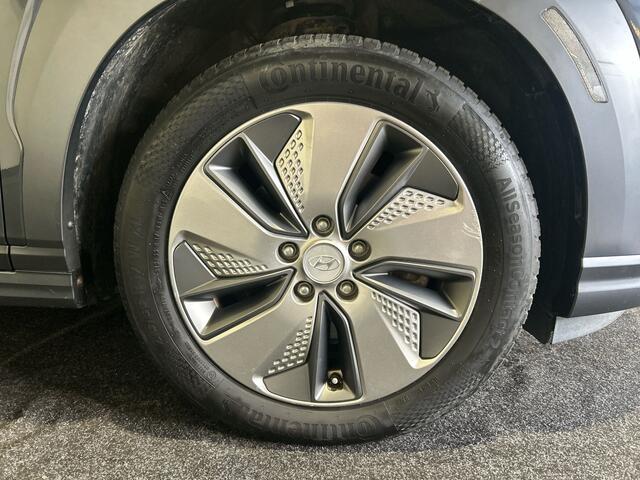 Hyundai Kona EV Premium 64 kWh | Warmtepomp | Verwarmde en geventileerde stoelen