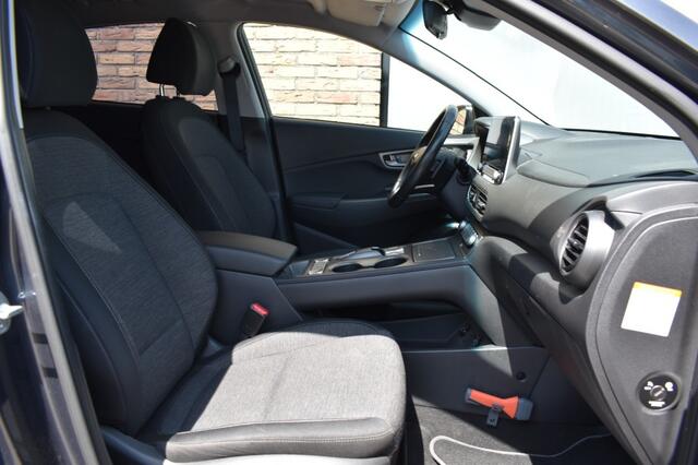 Hyundai Kona EV COMFORT 64 KWH, ACC, Navi, Camera