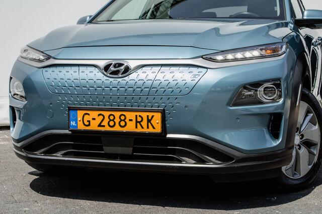 Hyundai Kona EV Premium 64 kWh Leer/ Stoel-stuurverwarming/ Head up/ Camera/ Carplay/ Navigatie