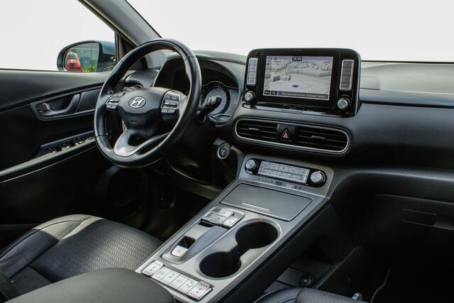 Hyundai Kona EV Premium 64 kWh Leer/ Stoel-stuurverwarming/ Head up/ Camera/ Carplay/ Navigatie