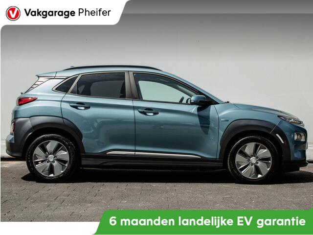 Hyundai Kona EV Premium 64 kWh Leer/ Stoel-stuurverwarming/ Head up/ Camera/ Carplay/ Navigatie