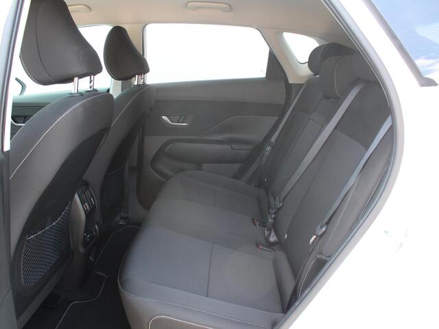 Hyundai Kona Electric Comfort Smart 65.4 kWh / Warmtepomp / Navigatie + Apple Carplay/Android Auto / Cruise Control Adaptief / Head-Up Display / Stoelverwarming /