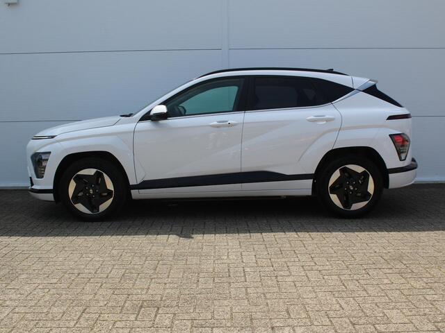 Hyundai Kona Electric Comfort Smart 65.4 kWh / Warmtepomp / Navigatie + Apple Carplay/Android Auto / Cruise Control Adaptief / Head-Up Display / Stoelverwarming /