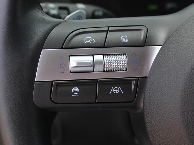 Hyundai Kona Electric Comfort Smart 65.4 kWh / Warmtepomp / Navigatie + Apple Carplay/Android Auto / Cruise Control Adaptief / Head-Up Display / Stoelverwarming /