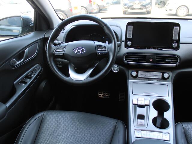 Hyundai Kona EV Premium 64 kWh | 482 KM ACTIERADIUS | ALL SEASON BANDEN |