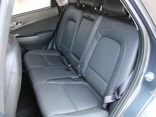 Hyundai Kona EV Premium 64 kWh | 482 KM ACTIERADIUS | ALL SEASON BANDEN |