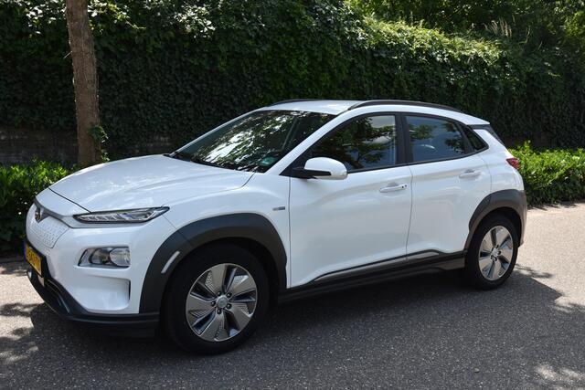 Hyundai Kona EV Comfort 64 kWh | 3-FASE | CAMERA | CARPLAY