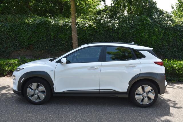 Hyundai Kona EV Comfort 64 kWh | 3-FASE | CAMERA | CARPLAY