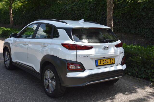Hyundai Kona EV Comfort 64 kWh | 3-FASE | CAMERA | CARPLAY