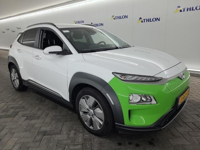 Hyundai Kona EV Fashion 64 kWh (204 PK) 1e-Eig,. & Dealer-Onderh. BOVAG-Garantie. NL-Auto. 3-Fase, Warmtepomp, Navigatie/Apple-Carplay/Android-Auto, Adaptive-Cruisecontrol, Keyless-Entry/Start, Head-Up, Achteruitrijcamera, Premium-Audio, DAB, Licht-Zicht-Pakket, Lm-Ve