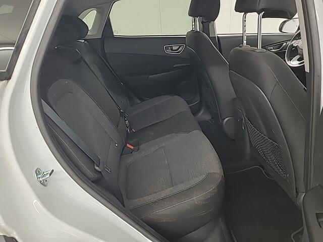 Hyundai Kona EV Fashion 64 kWh (204 PK) 1e-Eig,. & Dealer-Onderh. BOVAG-Garantie. NL-Auto. 3-Fase, Warmtepomp, Navigatie/Apple-Carplay/Android-Auto, Adaptive-Cruisecontrol, Keyless-Entry/Start, Head-Up, Achteruitrijcamera, Premium-Audio, DAB, Licht-Zicht-Pakket, Lm-Ve
