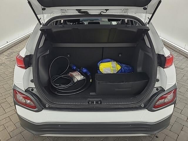 Hyundai Kona EV Fashion 64 kWh (204 PK) 1e-Eig,. & Dealer-Onderh. BOVAG-Garantie. NL-Auto. 3-Fase, Warmtepomp, Navigatie/Apple-Carplay/Android-Auto, Adaptive-Cruisecontrol, Keyless-Entry/Start, Head-Up, Achteruitrijcamera, Premium-Audio, DAB, Licht-Zicht-Pakket, Lm-Ve