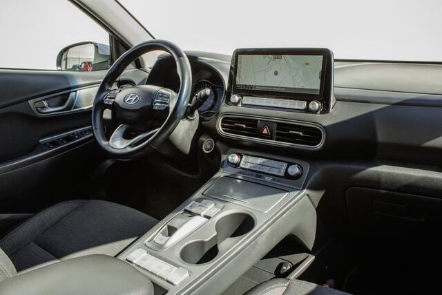 Hyundai Kona EV Fashion 64 kWh 3-Fase/ Full map navigatie/ HUD/ Camera/ DAB+/ Carplay
