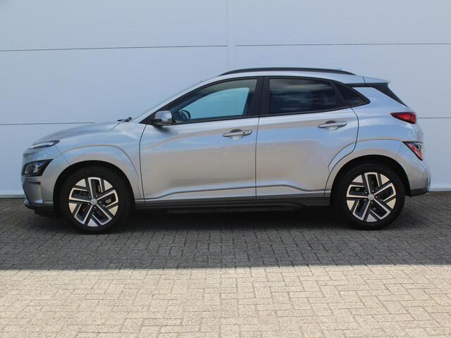 Hyundai Kona EV Comfort 64 kWh / Trekhaak Afneembaar / Navigatie + Apple Carplay/Android Auto / Warmtepomp / Climate Control / Achteruitrijcamera /