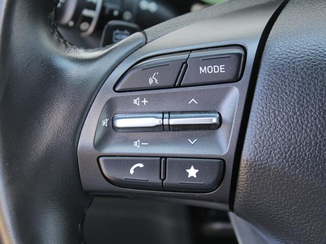 Hyundai Kona EV Comfort 64 kWh / Trekhaak Afneembaar / Navigatie + Apple Carplay/Android Auto / Warmtepomp / Climate Control / Achteruitrijcamera /