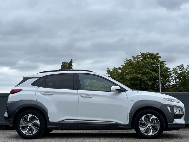 Hyundai Kona 1.6 GDI HEV Fashion | Hybride | Navigatie | Trekhaak | Camera | Dealer onderhouden |