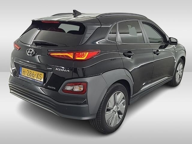 Hyundai Kona EV Premium 64 kWh (204 PK) 1e-Eig. & Dealer-Onderh. BOVAG-Garantie. NL-Auto.
