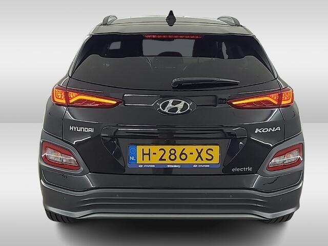 Hyundai Kona EV Premium 64 kWh (204 PK) 1e-Eig. & Dealer-Onderh. BOVAG-Garantie. NL-Auto.