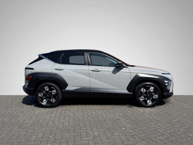 Hyundai Kona 1.6 GDI HEV Premium | Two-Tone Lakkleur | Stoelverwarming + -Ventilatie | 360° Camera | Leder | Navigatie | Apple Carplay/Android Auto | Geheugenstoel | Rijklaarprijs!