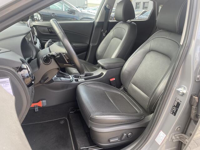 Hyundai Kona 1.6 GDI HEV Premium NL Auto Leder Trekhaak Stoel Verkoeling Stuur Verwarmd HUD PDC Carplay Navi