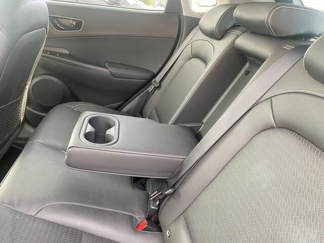 Hyundai Kona 1.6 GDI HEV Premium NL Auto Leder Trekhaak Stoel Verkoeling Stuur Verwarmd HUD PDC Carplay Navi