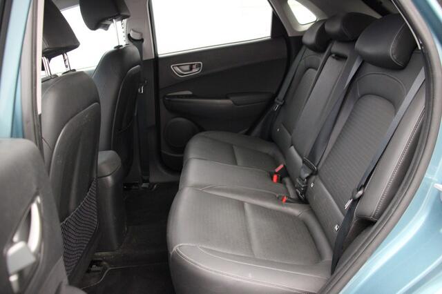 Hyundai Kona Premium 64 kWh - Carplay, Camera, Leer, Stoelverw.