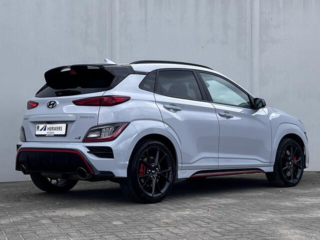 Hyundai Kona 2.0 T-GDI N Performance 280PK N DCT 8trapsAutomaat / Dealer onderhouden / Fabrieks Garantie/ Uniek en enige in Nederland / Navigatie / HUD / Stuur- en stoelverwarming / Stoelventilatie / Afn. trekhaak 1.600 kg / Winterwielen inclusief /