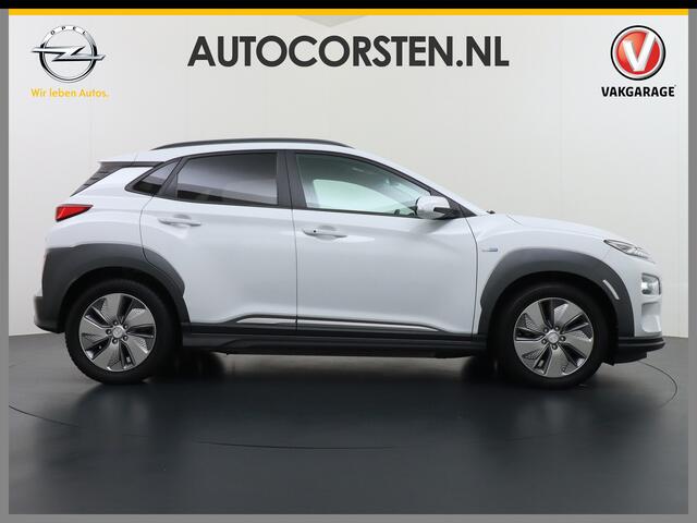 Hyundai Kona EV 64kWh 204pk Premium Leer Head-Up Display Apple Carplay Android Navi Camera Elektr.Stoelen+Verwarmd Adaptive Cruise/Stop&Go Zelfsturend Multimedia Led Keyless DAB+ Keyless Pdc Subwoofer Bluetooth Dodehoek detector Privacy Glas Rijstrooksensor
