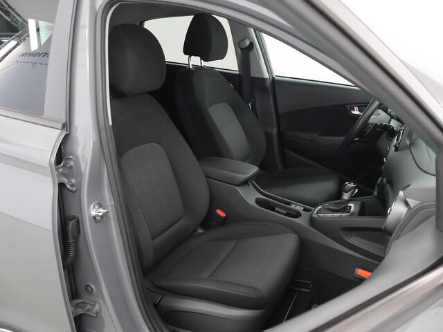 Hyundai Kona 1.6 GDI HEV Fashion | HUD | Trekhaak | Apple CarPlay/Android Auto | Camera | DAB | Climate Control | LED | Adaptieve Cruise Control | Dodehoek detectie | KRELL Audio |