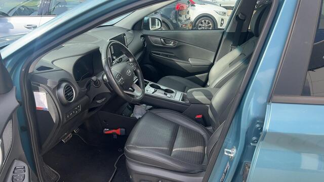 Hyundai Kona EV Premium 64 kWh | Trekhaak | Stoelverwamring/ventilatie | Head-Up |