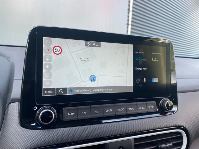 Hyundai Kona BWJ 2020 | 1.6 GDI 142PK HEV Premium | TREKHAAK | LEER | CAMERA A | CARPLAY | CLIMA | NAVI | AD CRUISE |