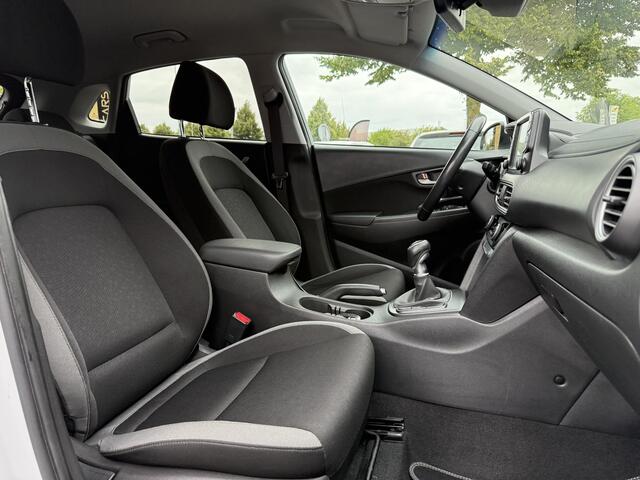 Hyundai Kona 1.0T Premium 1e Eigenaar,Navi,Camera,Trekhaak,6 Bak,120pk,Keyless,Head-up Display,Apk tot 10-2026