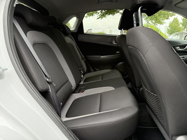Hyundai Kona 1.0T Premium 1e Eigenaar,Navi,Camera,Trekhaak,6 Bak,120pk,Keyless,Head-up Display,Apk tot 10-2026