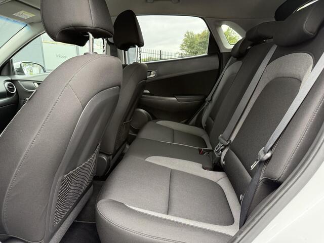 Hyundai Kona 1.0T Premium 1e Eigenaar,Navi,Camera,Trekhaak,6 Bak,120pk,Keyless,Head-up Display,Apk tot 10-2026