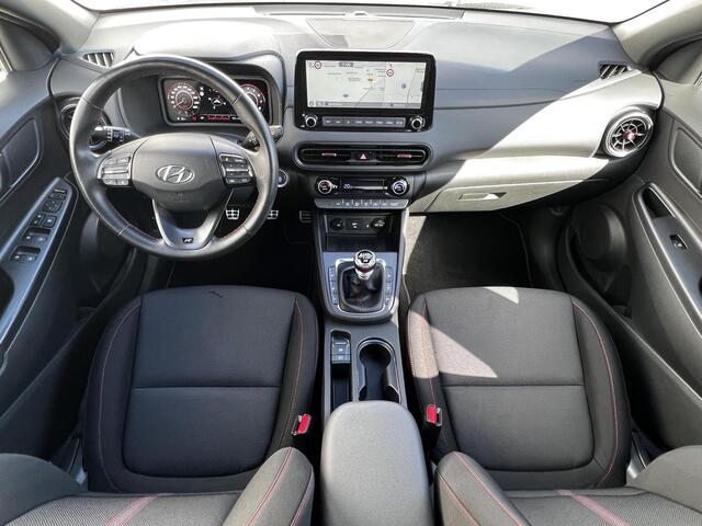 Hyundai Kona 1.0 T-GDI N Line Edition / Dealer onderhouden / Achteruitrijcamera / Stuur- en stoelverwarming / Navigatie / Apple Carplay Android / 18" LM met All Season banden /