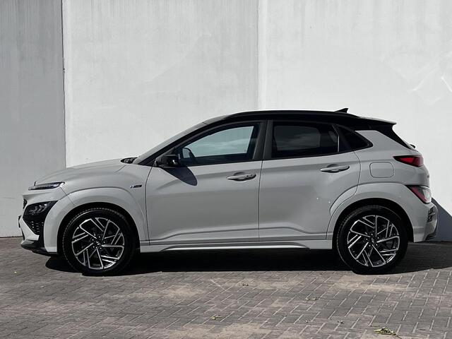 Hyundai Kona 1.0 T-GDI N Line Edition / Dealer onderhouden / Achteruitrijcamera / Stuur- en stoelverwarming / Navigatie / Apple Carplay Android / 18" LM met All Season banden /