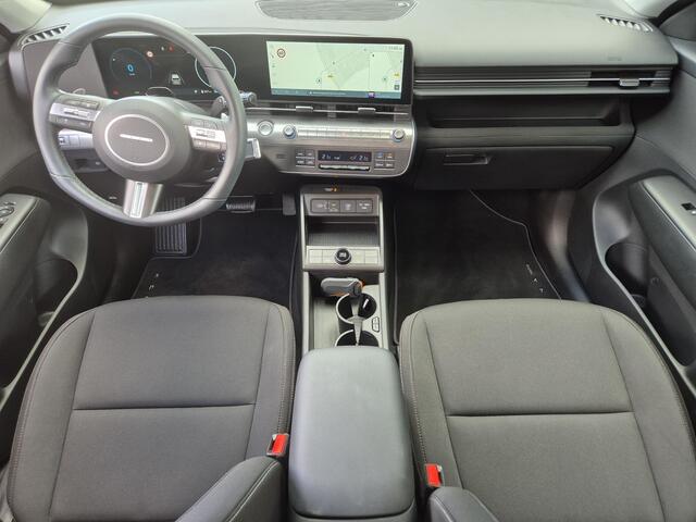 Hyundai Kona Electric Comfort Limited 65.4 kWh Automaat / Origineel NL / Apple Carplay Android Auto / Achteruitrijcamera / Adaptief CC / Climate control / Keyless Entry/Start / Navigatie / Lichtmetalen wielen 17" /