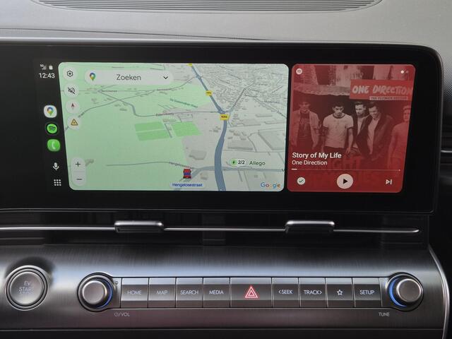 Hyundai Kona Electric Comfort Limited 65.4 kWh Automaat / Origineel NL / Apple Carplay Android Auto / Achteruitrijcamera / Adaptief CC / Climate control / Keyless Entry/Start / Navigatie / Lichtmetalen wielen 17" /