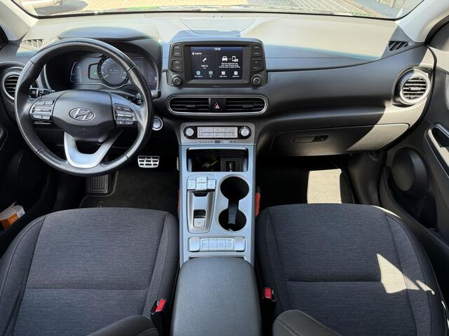 Hyundai Kona EV Comfort 64 kWh / Eerste Eigenaar / Dealer Onderhouden / SOH 100% / Adaptive Cruise / Keyless / Apple Carplay&Android Auto /