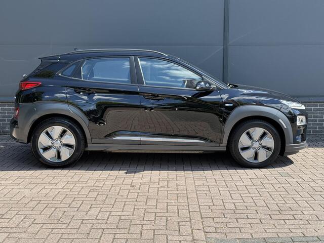 Hyundai Kona EV Comfort 64 kWh / Eerste Eigenaar / Dealer Onderhouden / SOH 100% / Adaptive Cruise / Keyless / Apple Carplay&Android Auto /