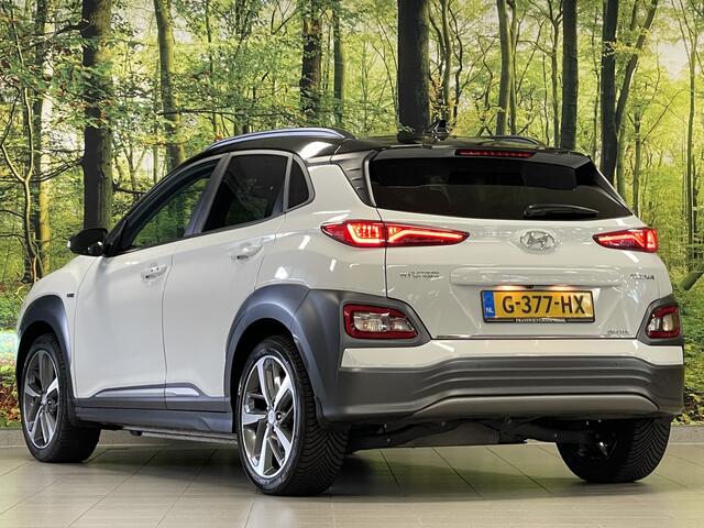 Hyundai Kona EV Premium 64 kWh | Schuif/Kanteldak | Adaptieve Cruise Control | Achteruitrijcamera | Keyless Go/Entry | Apple Carplay/Android Auto | Parkeersensoren | Lane Assist | KRELL |