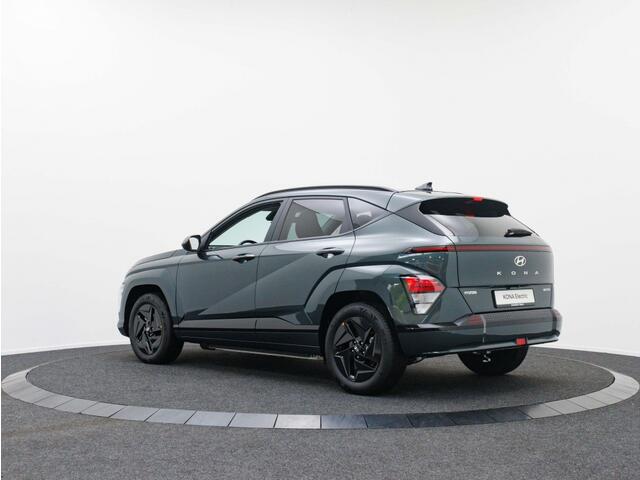 Hyundai Kona 64,8 kWh Pure Edition | Navigatie | Parkeer Sensoren |
