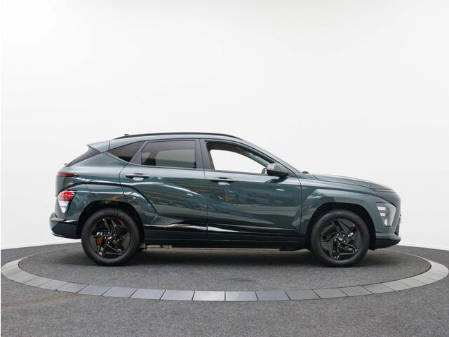 Hyundai Kona 64,8 kWh Pure Edition | Navigatie | Parkeer Sensoren |