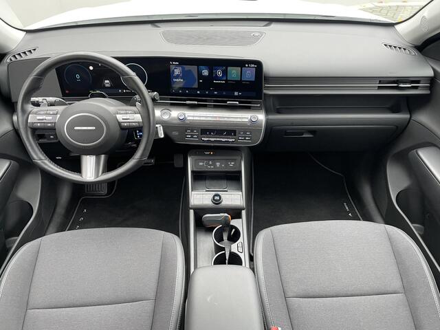 Hyundai Kona Electric Comfort Smart 65.4 kWh / Trekhaak (750Kg) / All-season banden / Navigatie / Camera / Apple Carplay/Android Auto / Stuur- en stoelverwarming