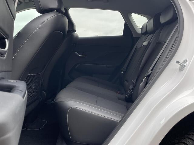 Hyundai Kona Electric Comfort Smart 65.4 kWh / Trekhaak (750Kg) / All-season banden / Navigatie / Camera / Apple Carplay/Android Auto / Stuur- en stoelverwarming