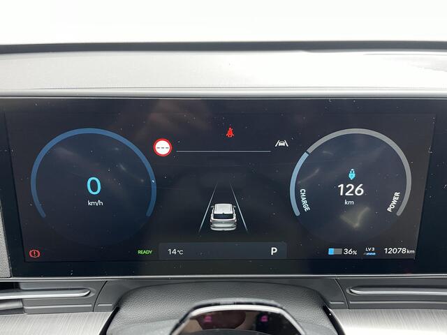 Hyundai Kona Electric Comfort Smart 65.4 kWh / Trekhaak (750Kg) / All-season banden / Navigatie / Camera / Apple Carplay/Android Auto / Stuur- en stoelverwarming